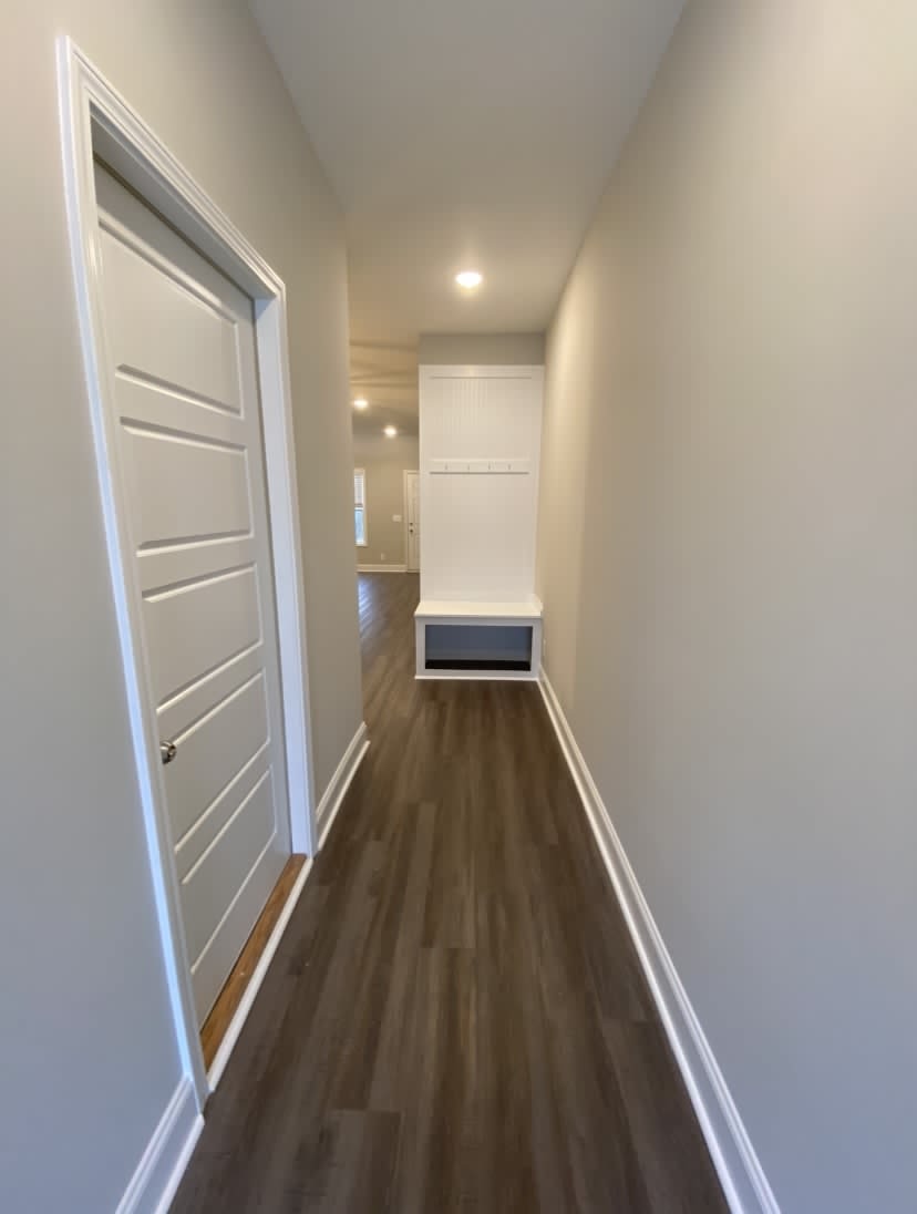1027 Glenkirk Drive – photo 2