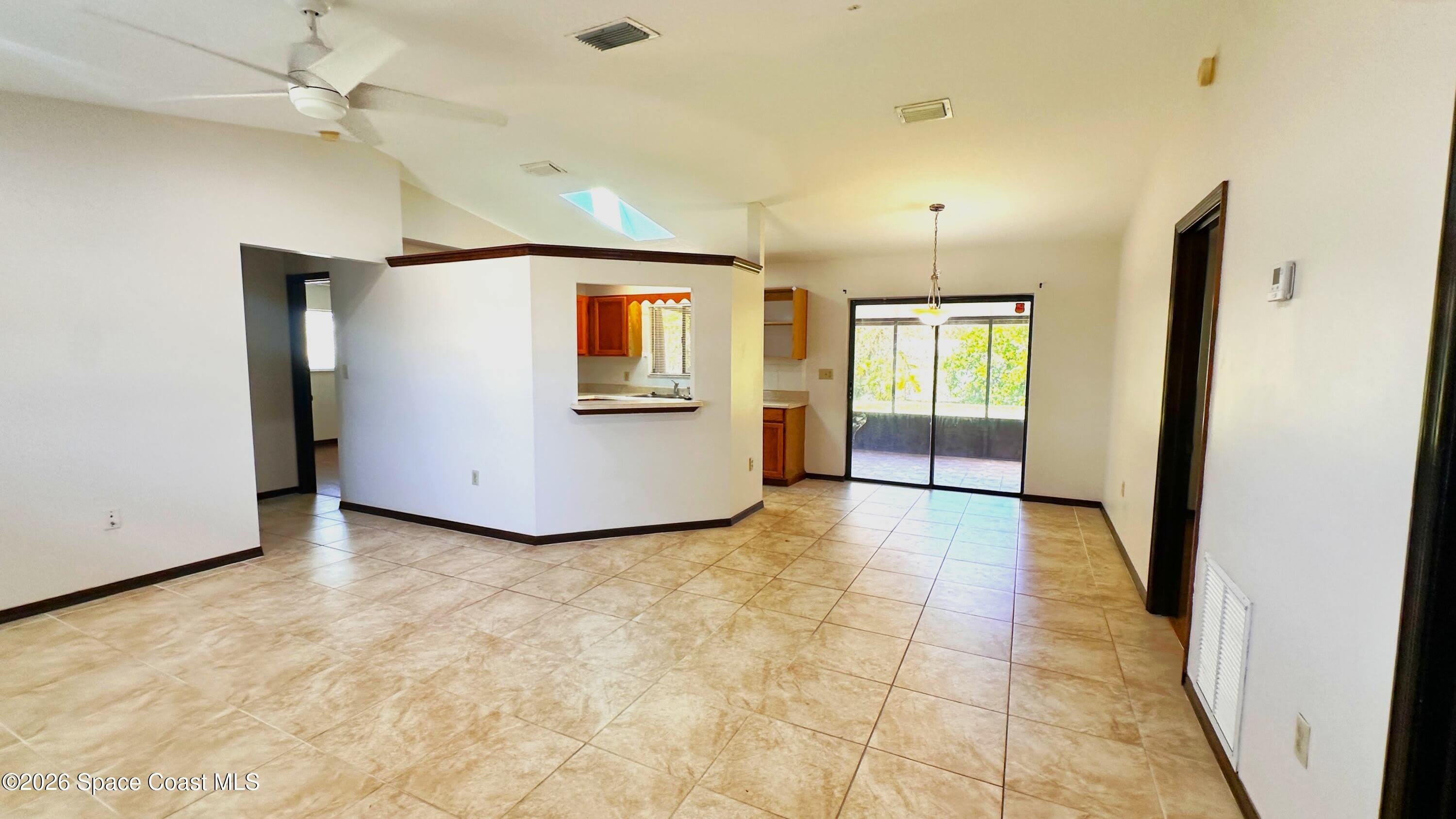 931 Commerce Road Se – photo 3