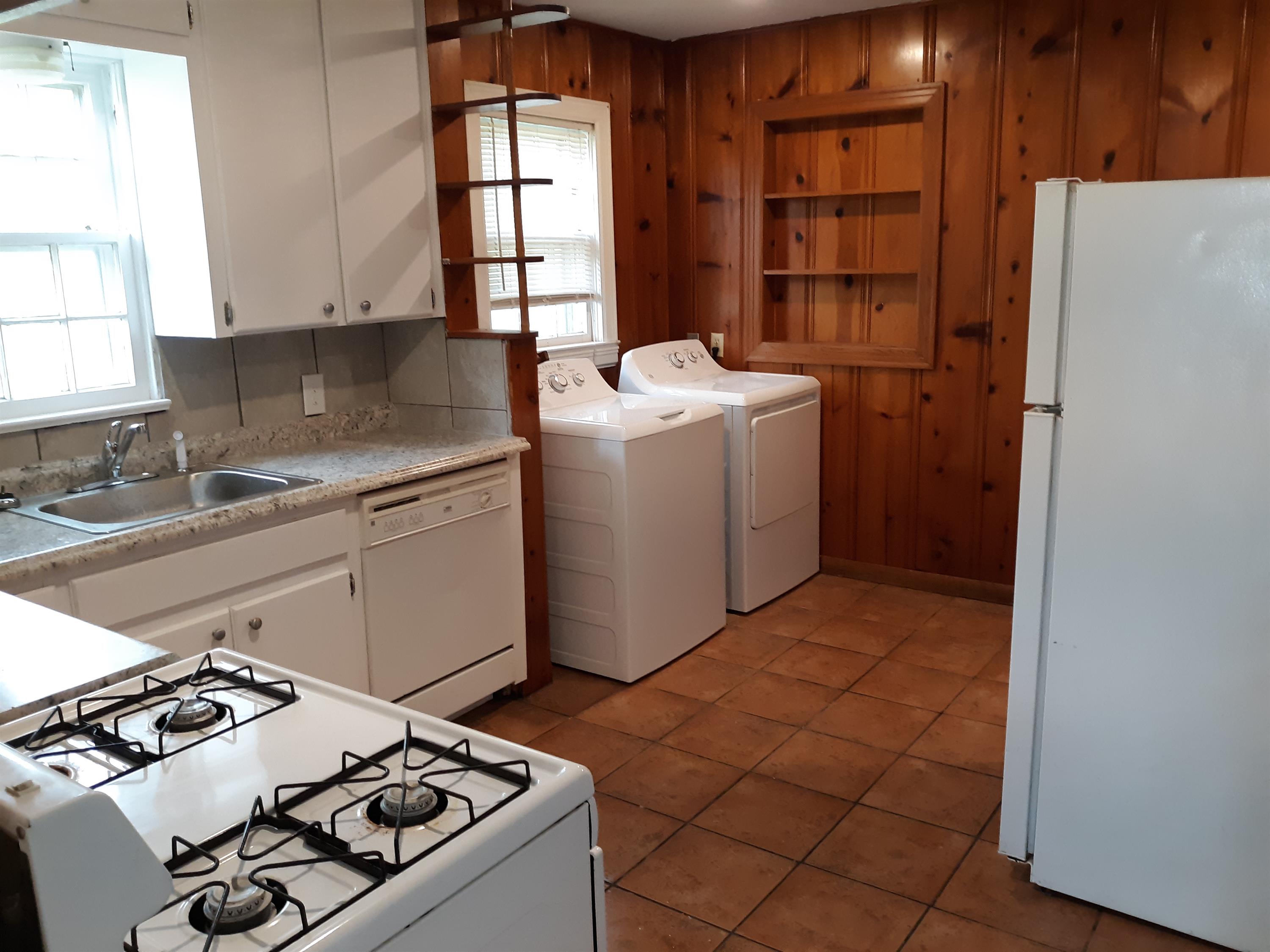 1710 West Arrowhead Place – photo 3