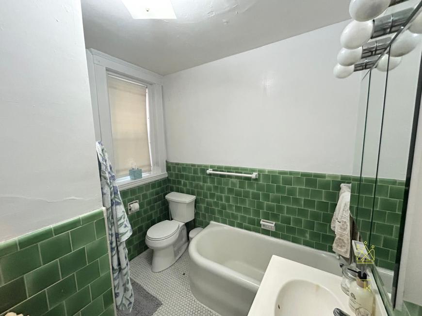 42 Longwood Ave. – photo 3