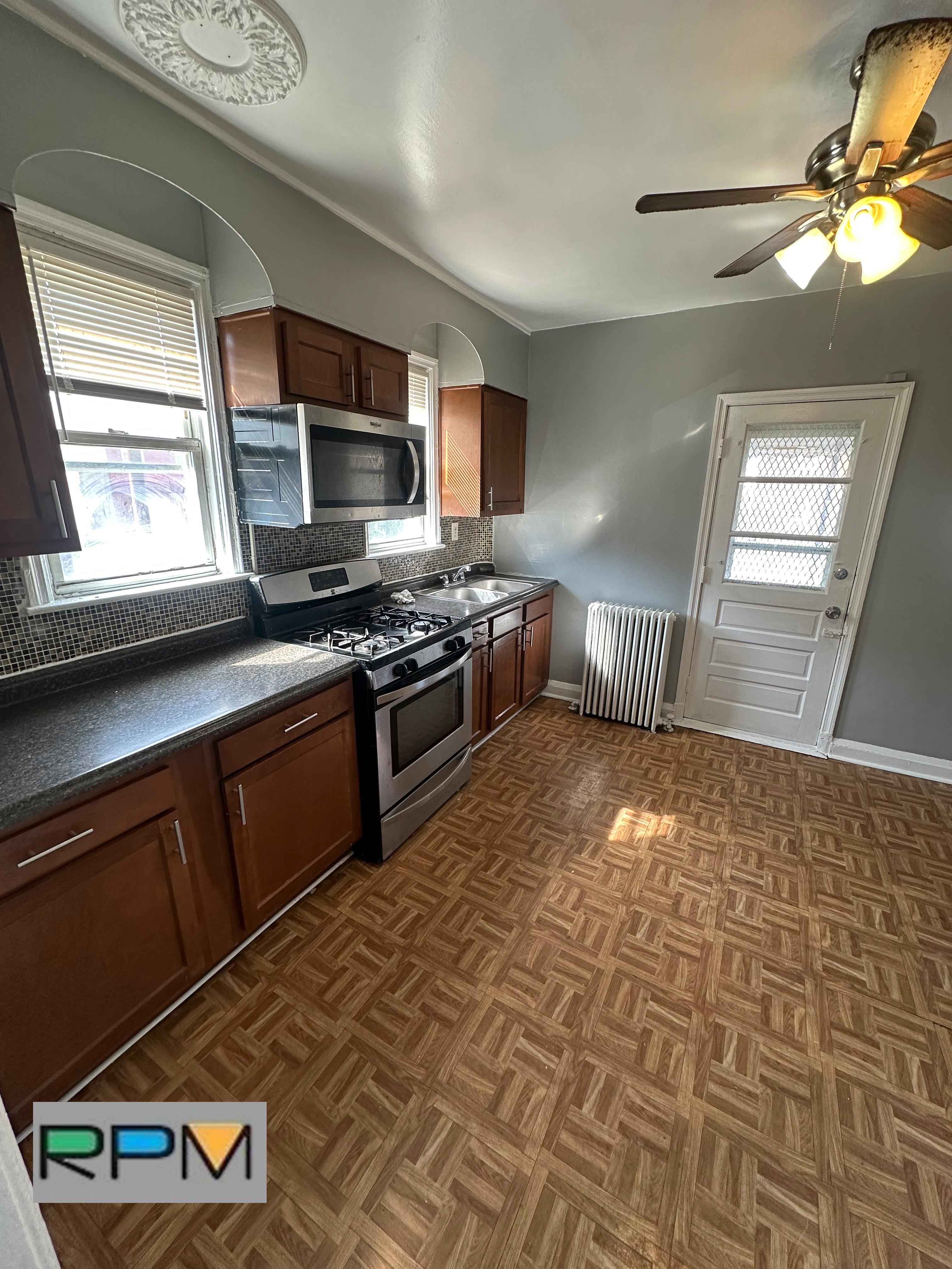 1300 Kenhill Ave – photo 4