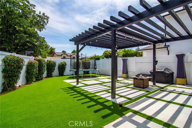 4829 Saloma Avenue – photo 3