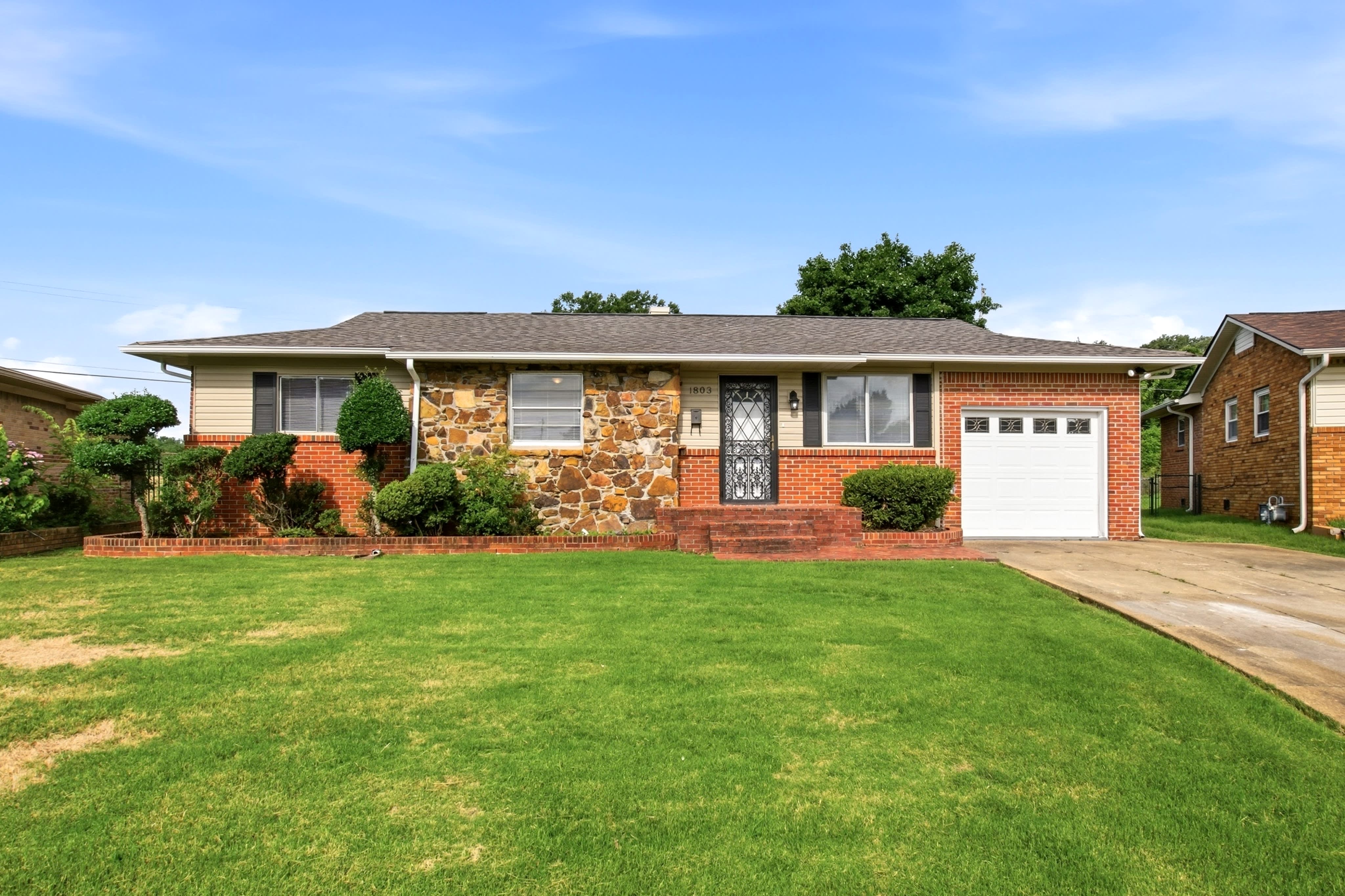 1803 Benton St – photo 1