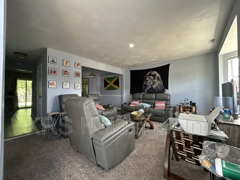 1652 Fairfax Dr – photo 2