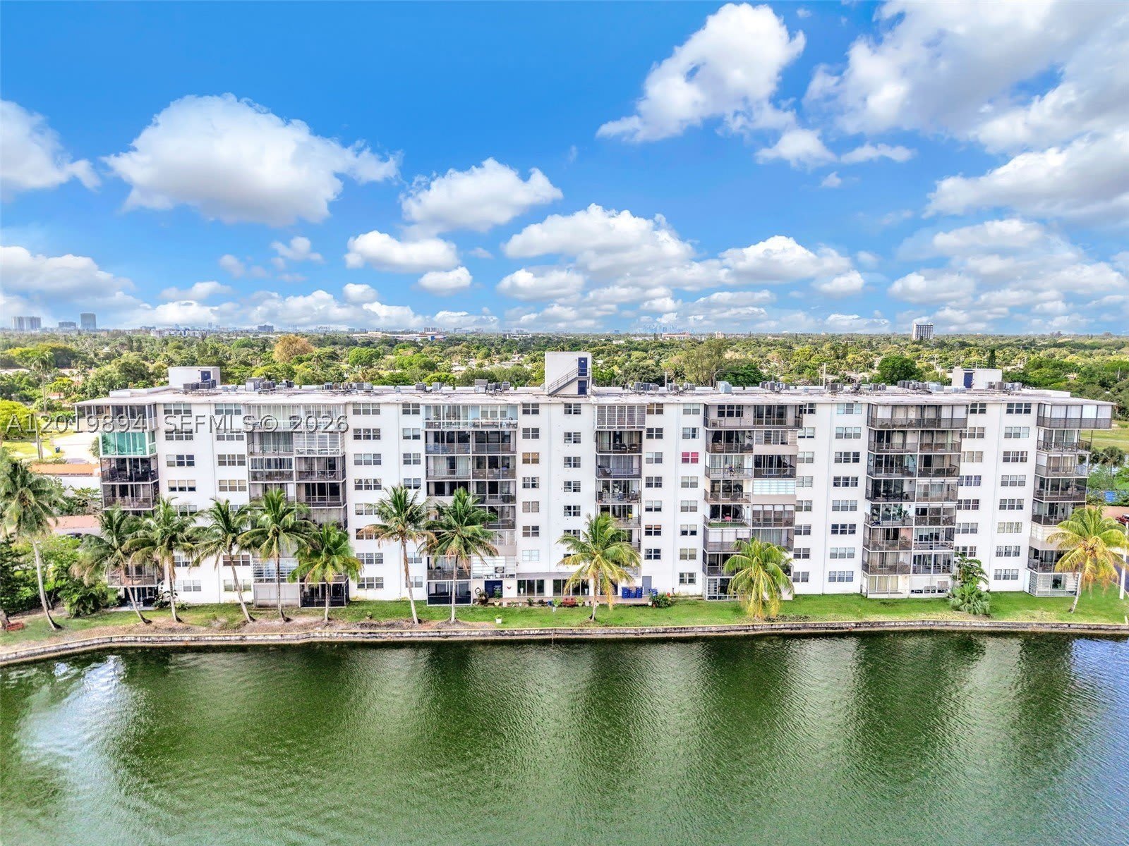 1075 NE Miami Gardens Dr – photo 1
