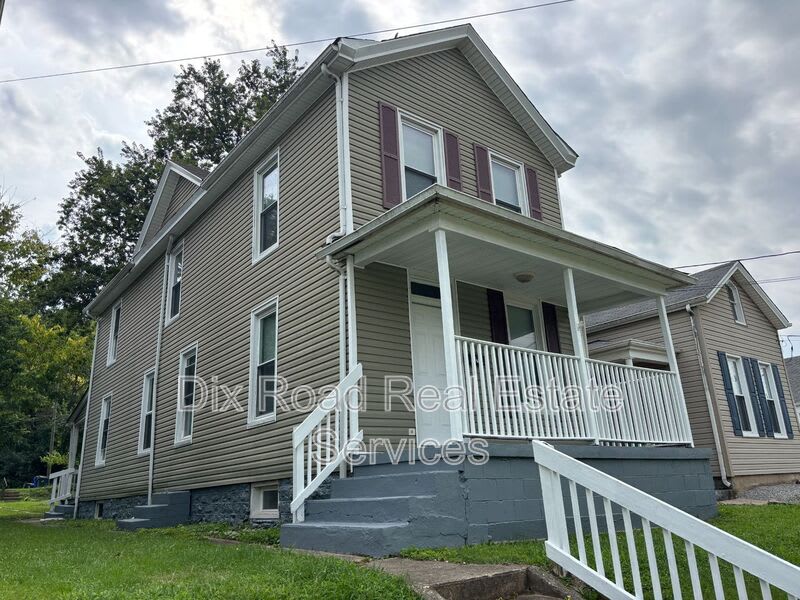 411 Millikin Street – photo 3