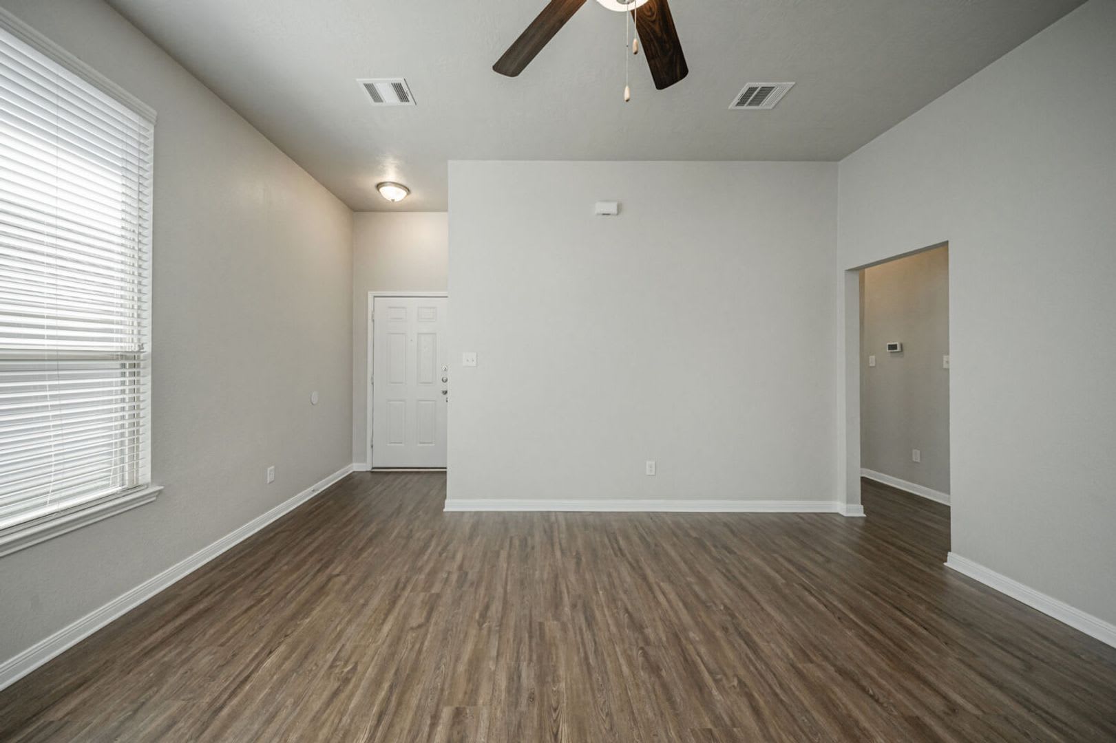 Spacious Single-Family Home Available Now! – photo 3