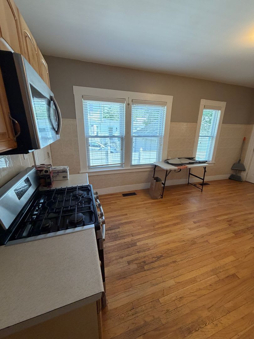 325 Rogers St – photo 5