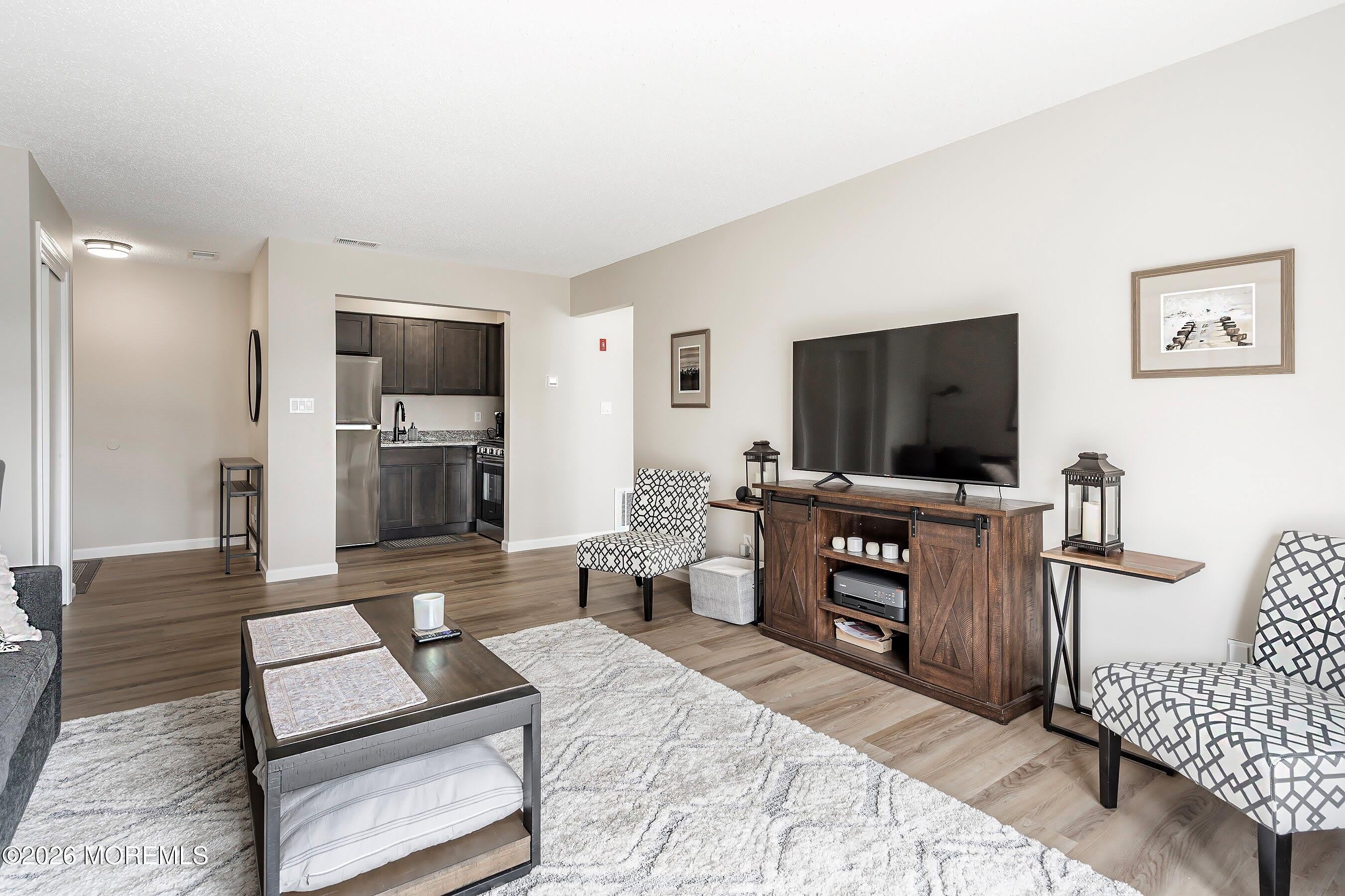 84 Diane Drive – photo 2
