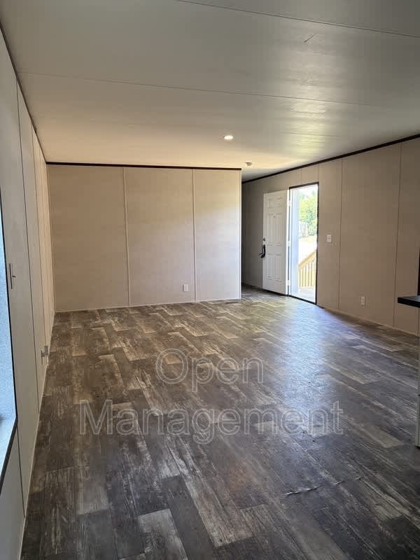 1400 Cleveland Rd – photo 4