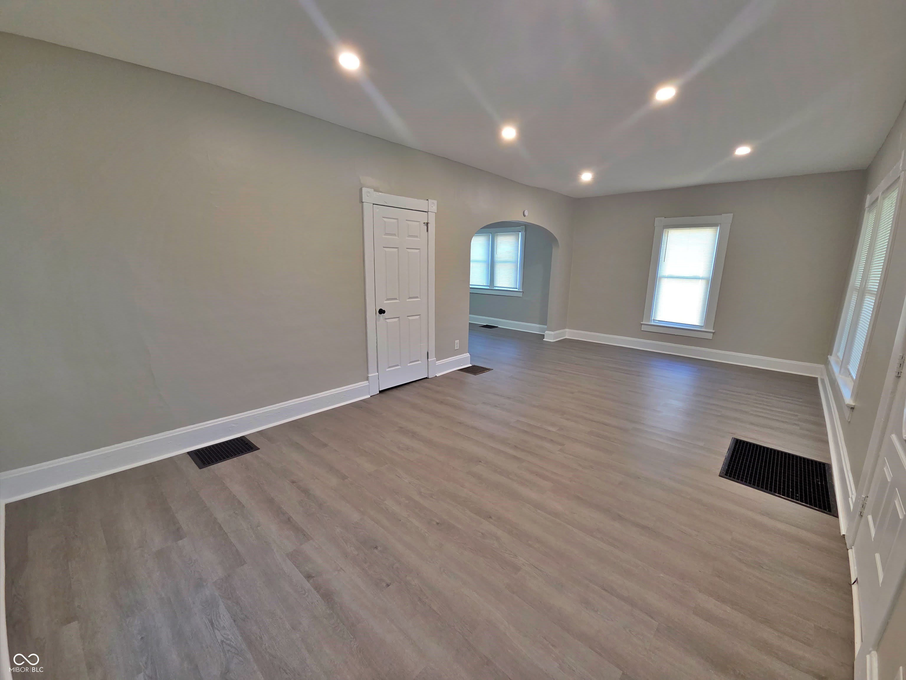 351 Congress Avenue – photo 4