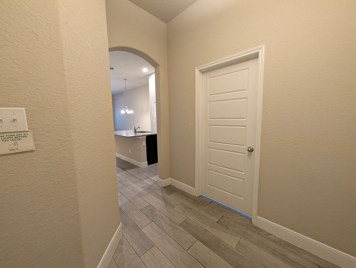 1 Month Free Rent** Walk to Historic Gruene / Fridge / Gas Cooking / Fenced in yard / CISD – photo 4