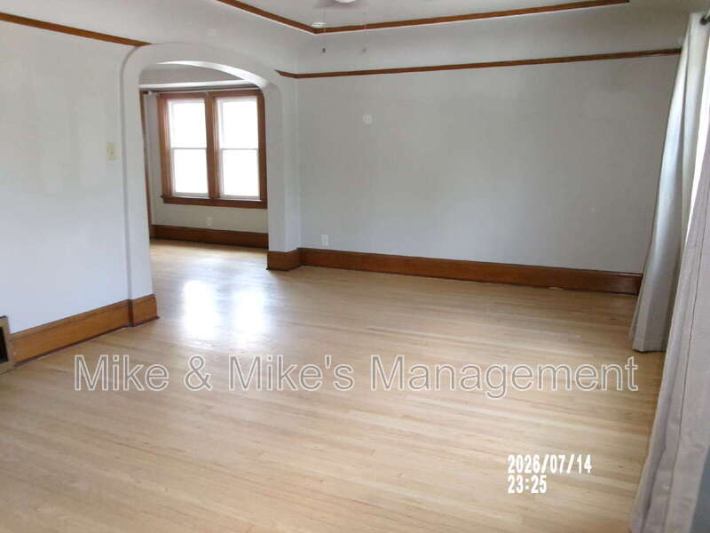 2124 N. 60th Street – photo 2