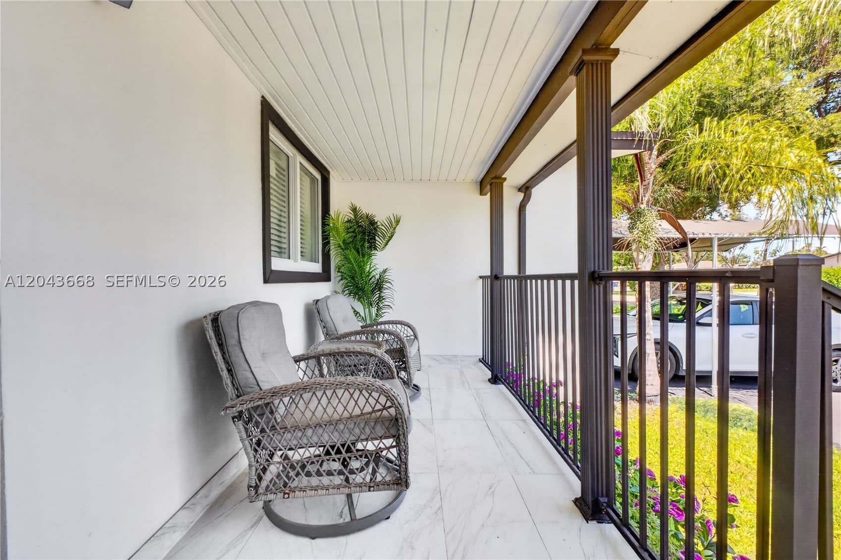 1912 N 42Nd Ave – photo 2