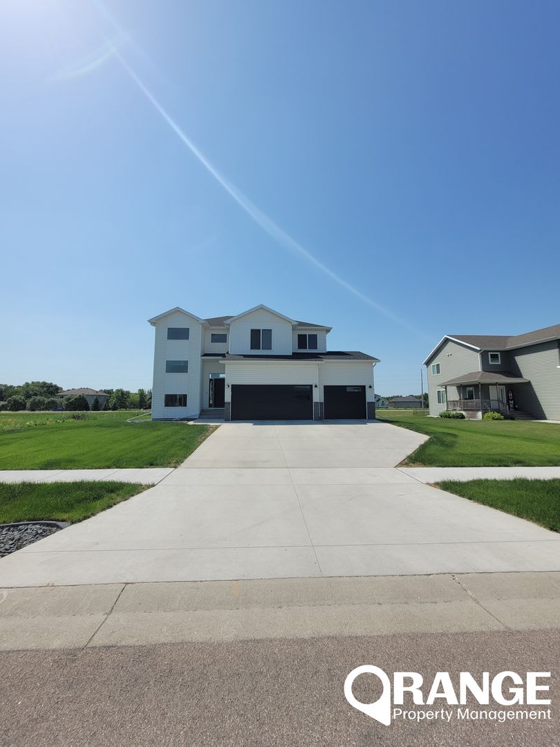 Beautiful Single Family Home – photo 2