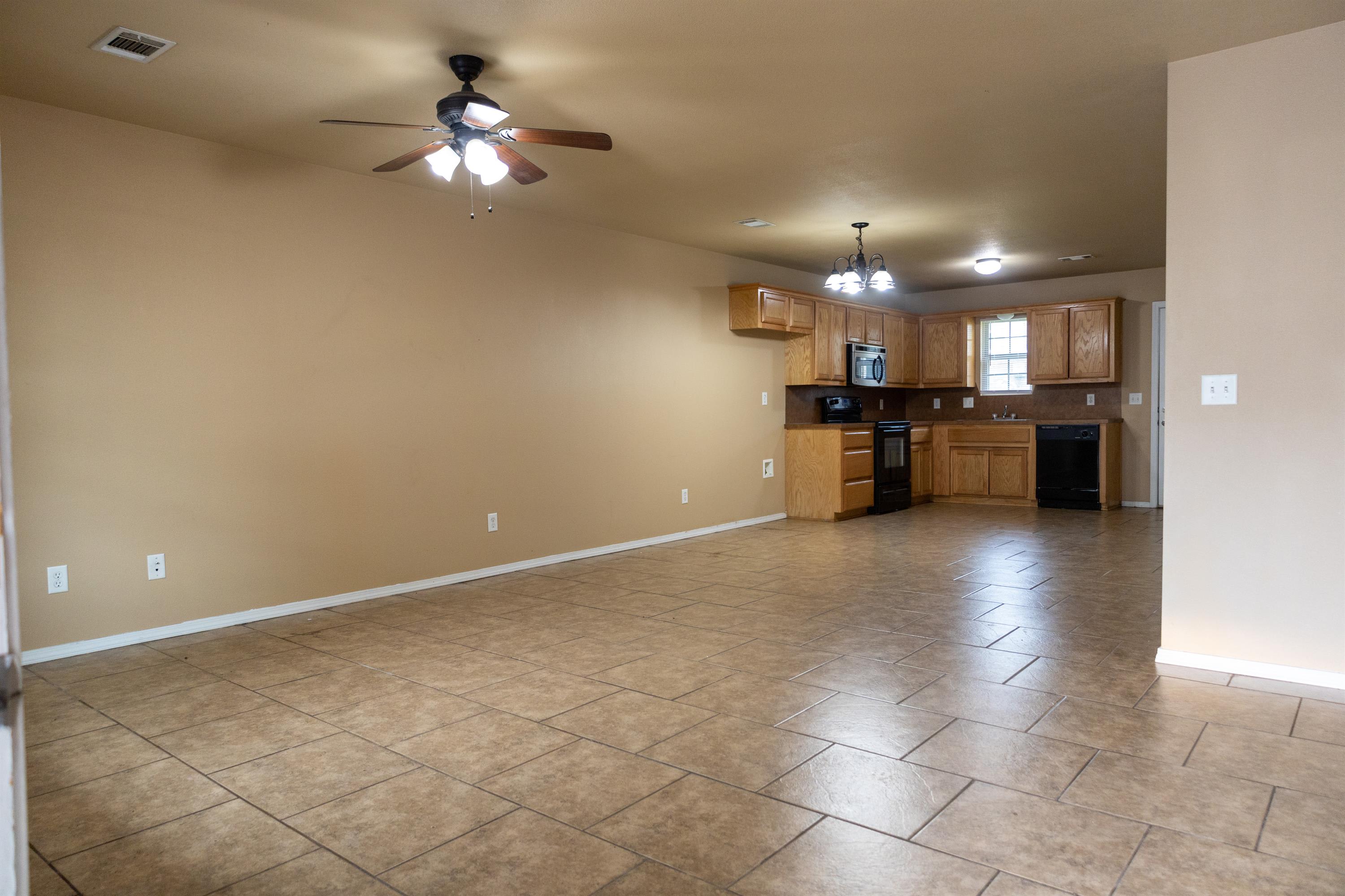 402 Main Street – photo 2
