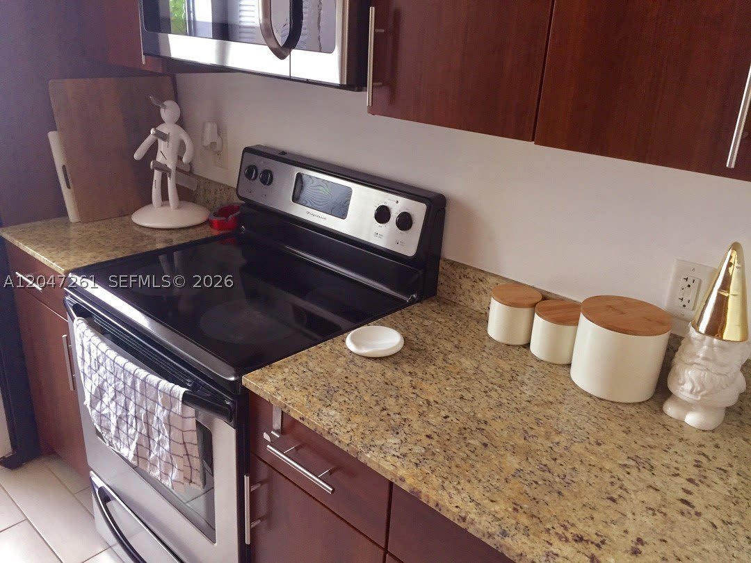 7422 NE 6TH COURT – photo 2