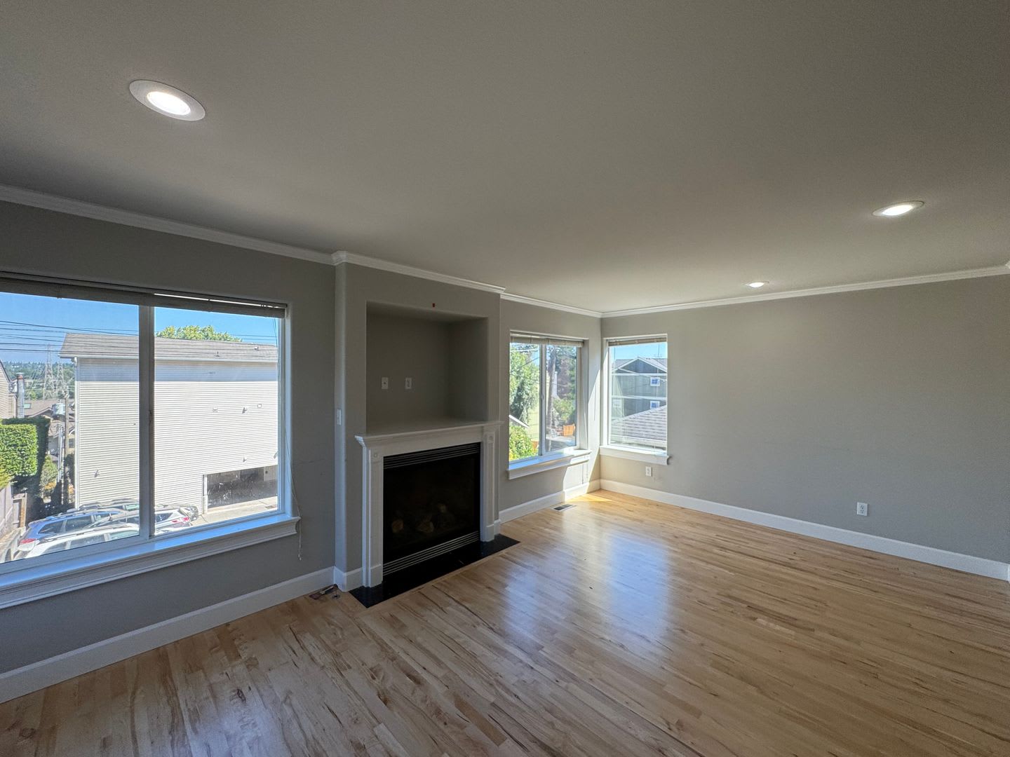 Spacious 5Br Queen Anne Townhome – photo 2