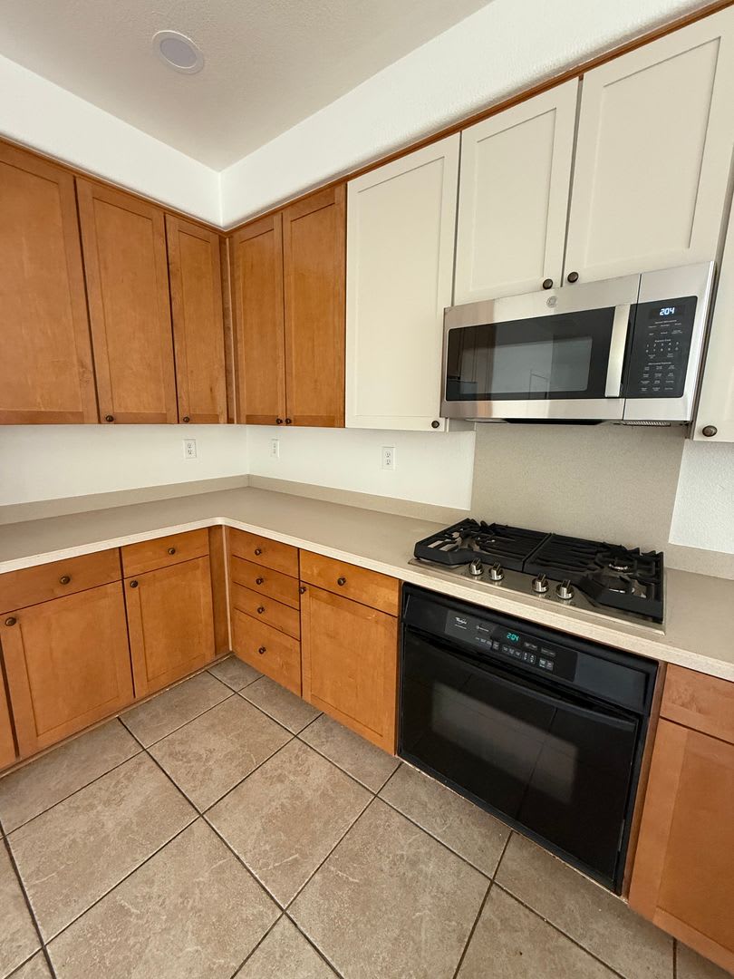 GREEN VALLEY LAKES HOME – photo 3