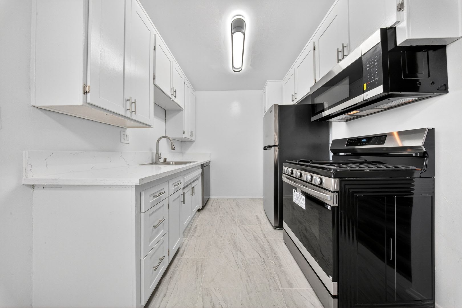 2010 Garth Ave – photo 2