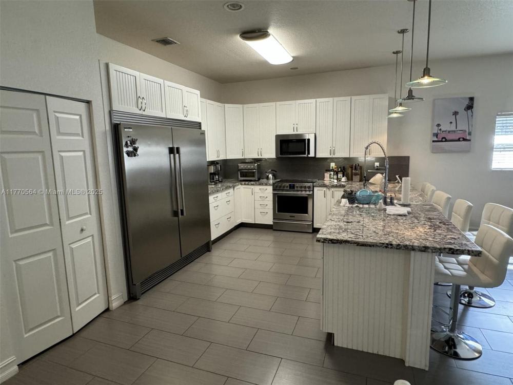 350 SW 2nd Ave – photo 5