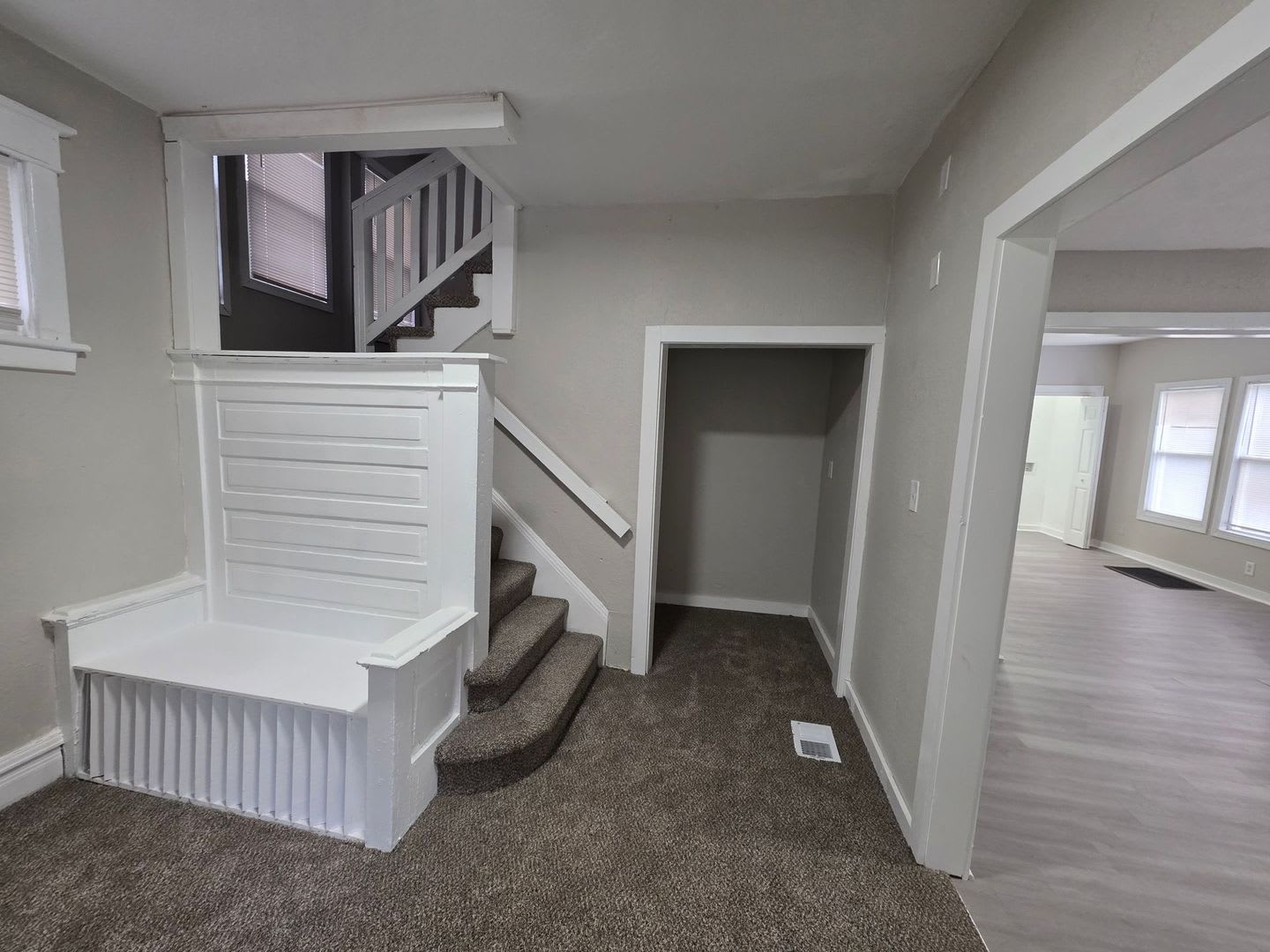Spacious 6-Bedroom, 4-Bath Home with Plenty of Living Space – photo 2