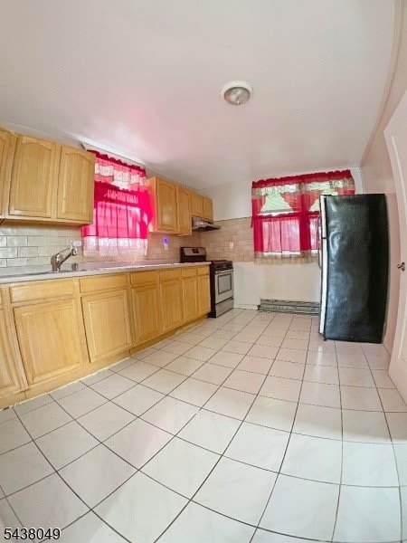54 Gates Ave – photo 3