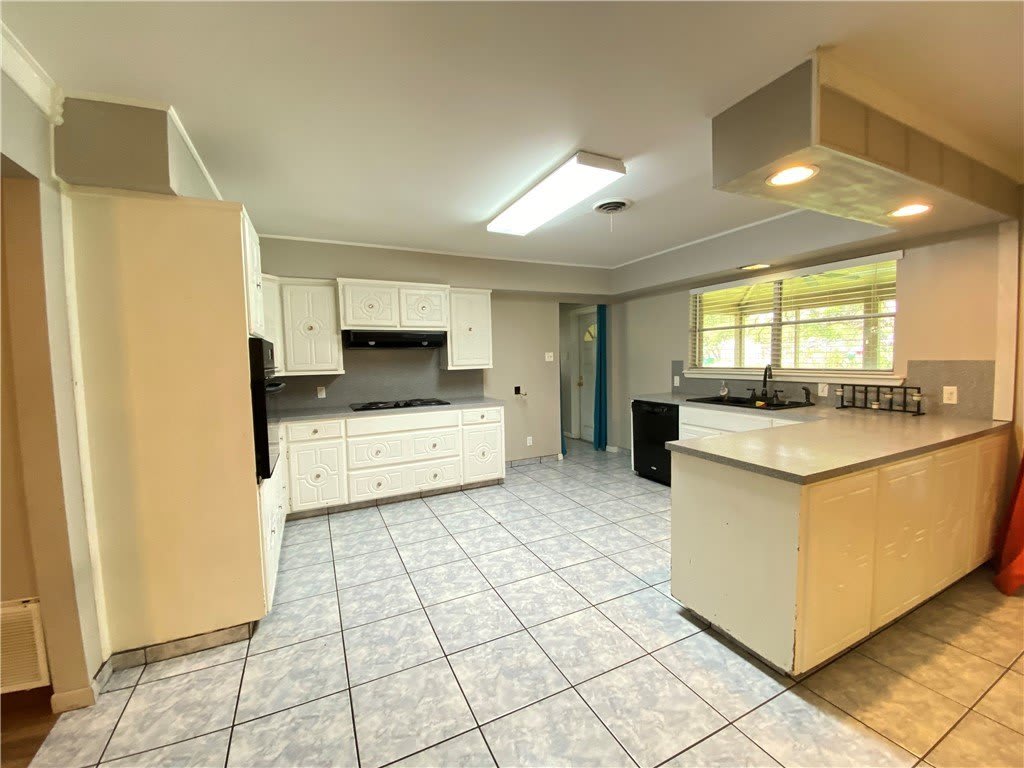536 W Yoakum Avenue – photo 5