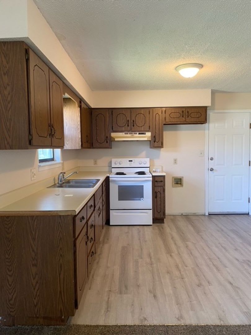 Great Duplex! 2 Bed, 1 Bath – photo 5