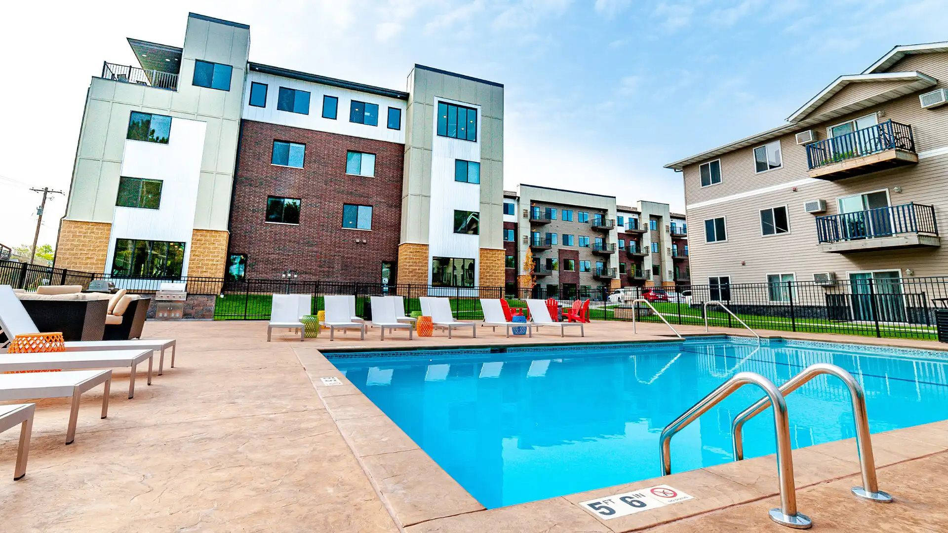 Encore Apartments – photo 1