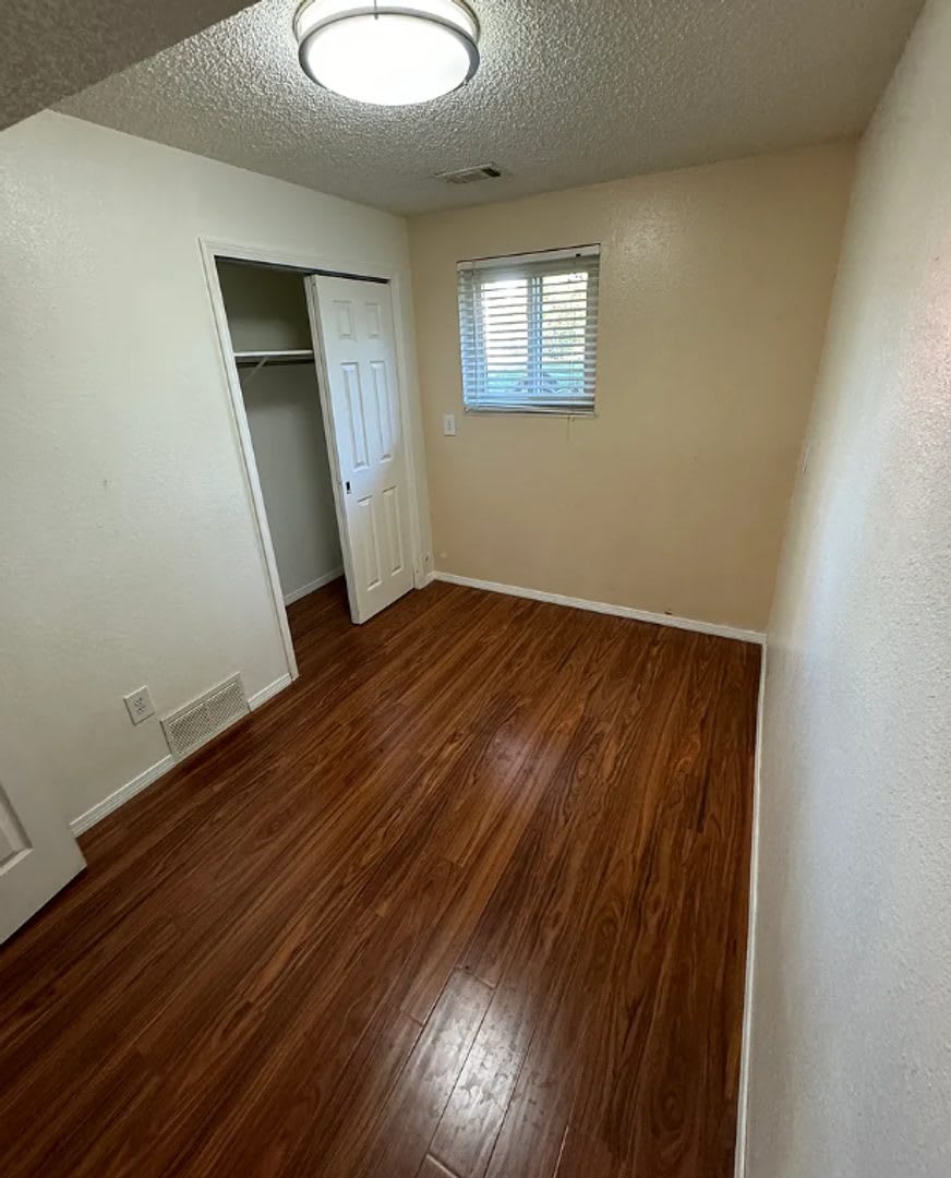 One Room For Rent In Charming Single Family Home Located In Brighton Co All Utilities Included More – photo 3