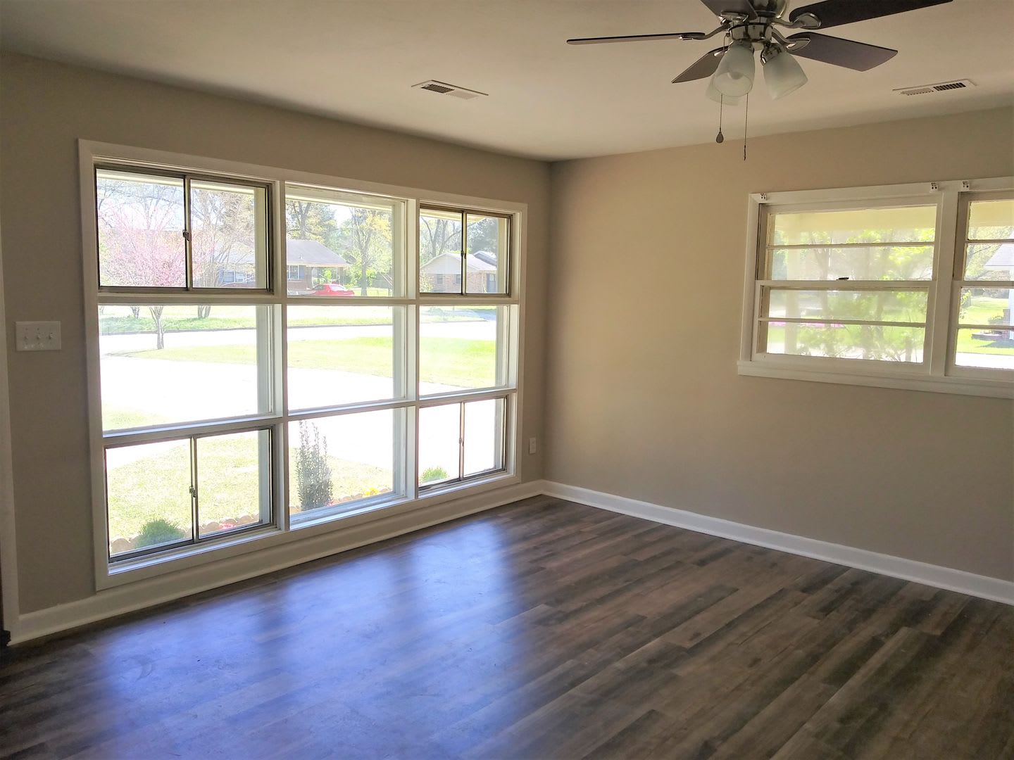 Lovely 3 1 5 Available Now – photo 2