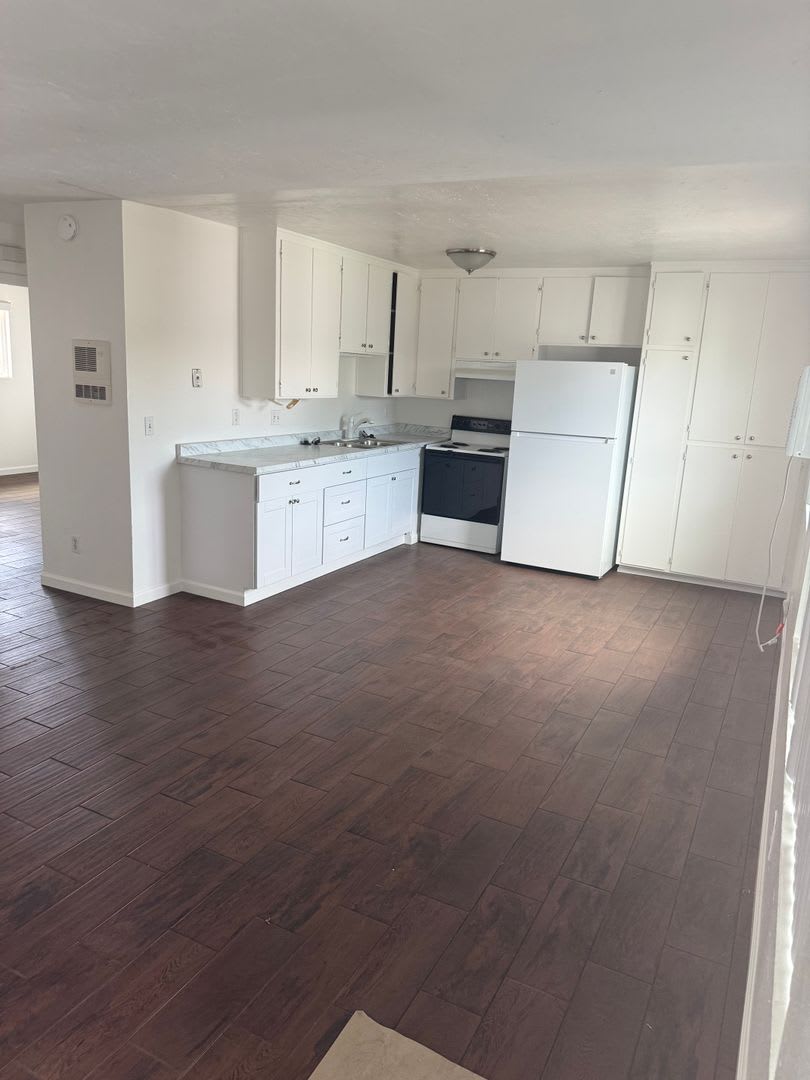 Laurel St. – photo 4