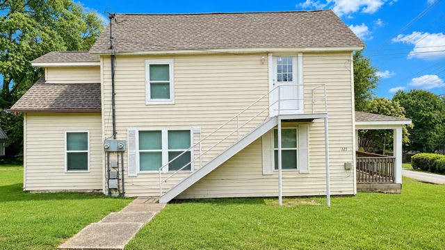 725 Highland Ave NW – photo 1