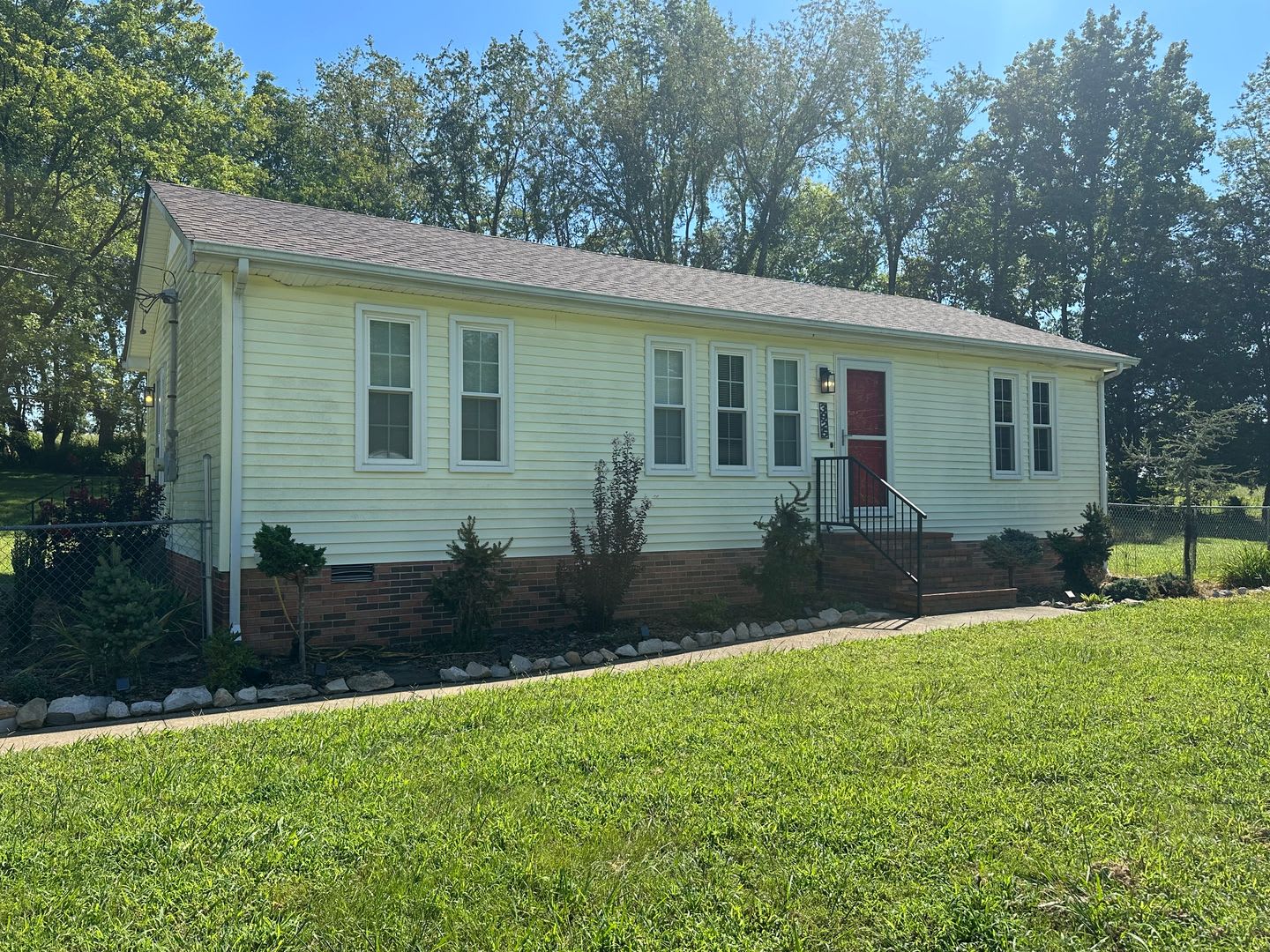 FOR LEASE- 3 BED 1 BATH SINGLE FAMILY HOME IN LEBANON! – photo 3