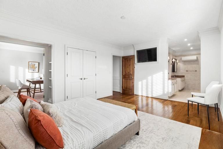 121 W 48th St – photo 3