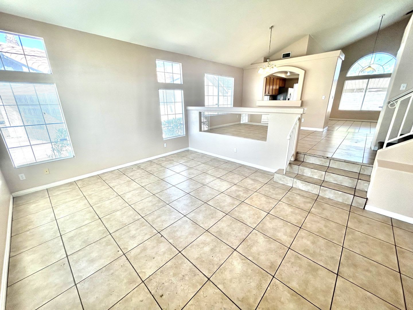 Charming home in a desirable Henderson neighborhood – photo 5