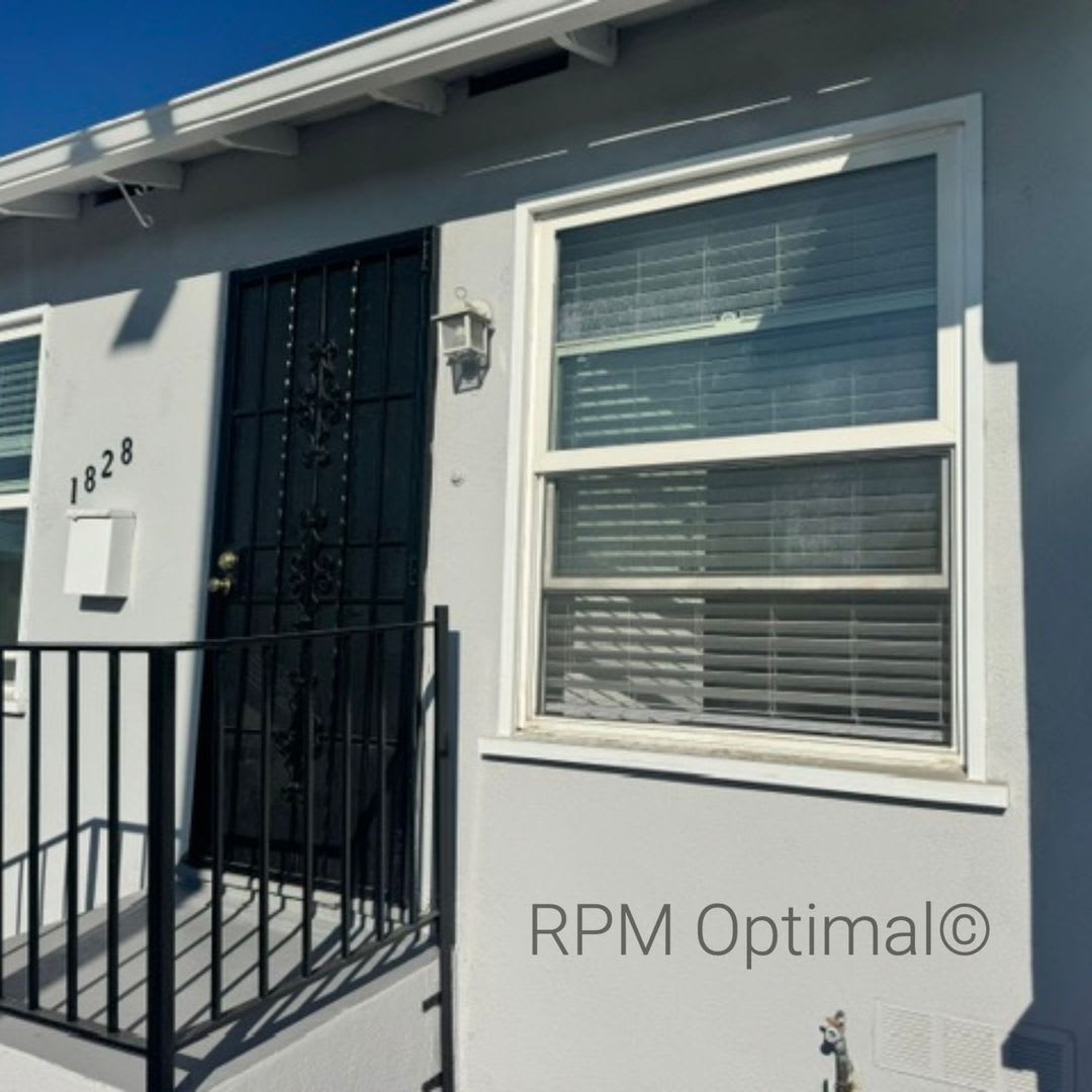 Real Character. Real Price. Real Location. Mid-City 1-Bedroom, Move-In Ready – photo 2