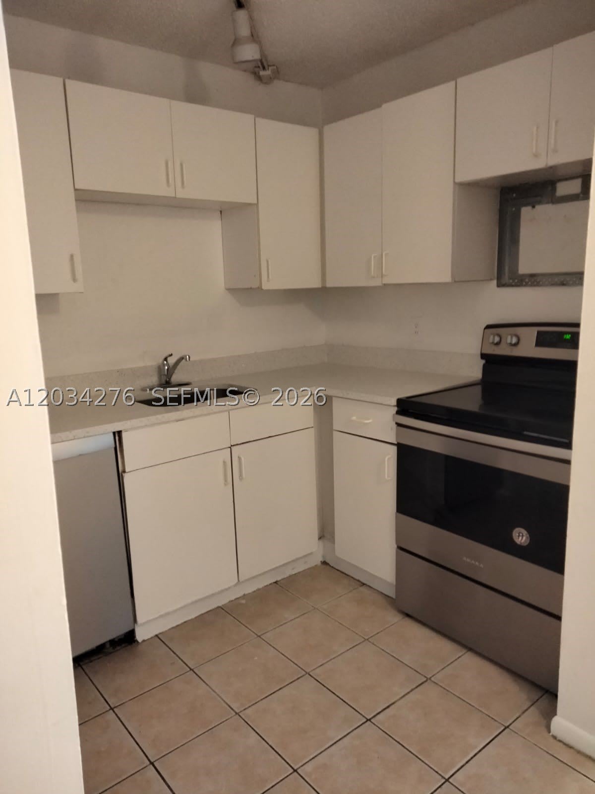 10886 Royal Palm Blvd – photo 1
