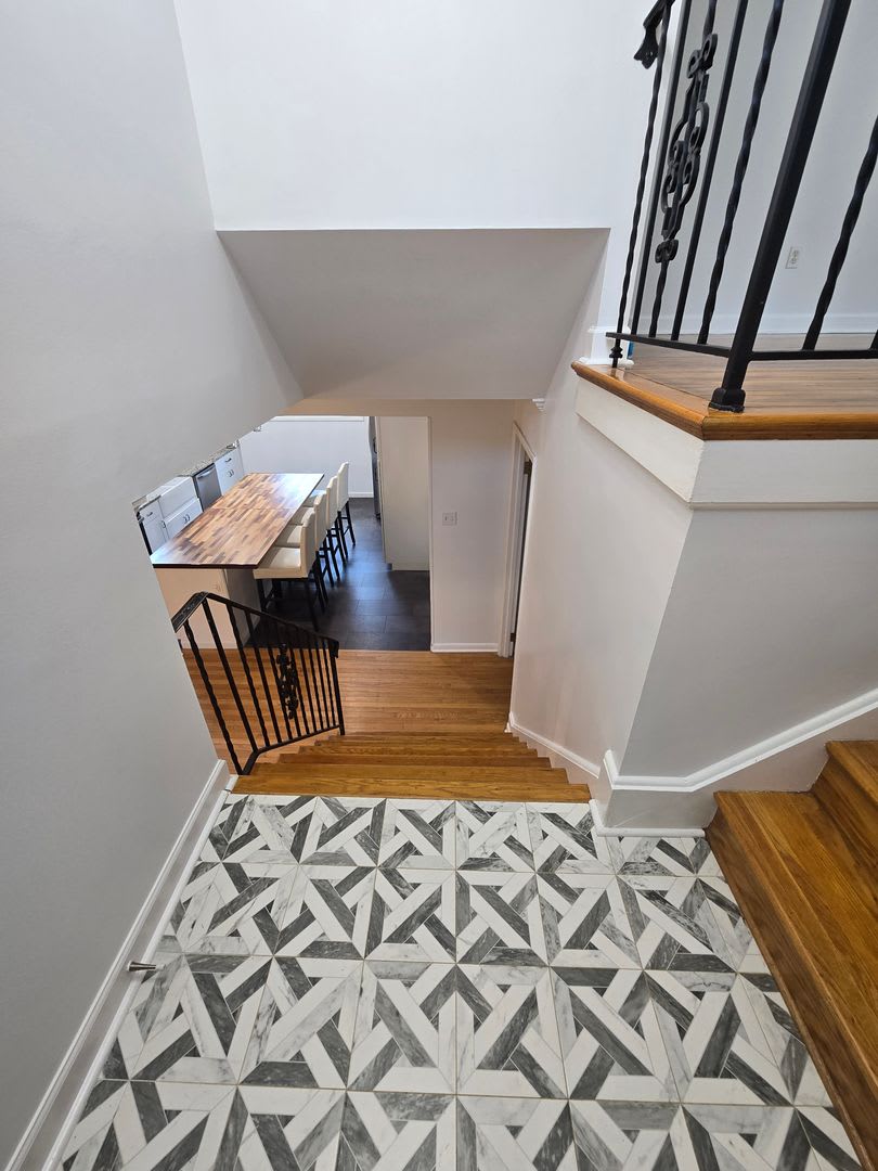 Spacious detached home walking distance to Metro – photo 5