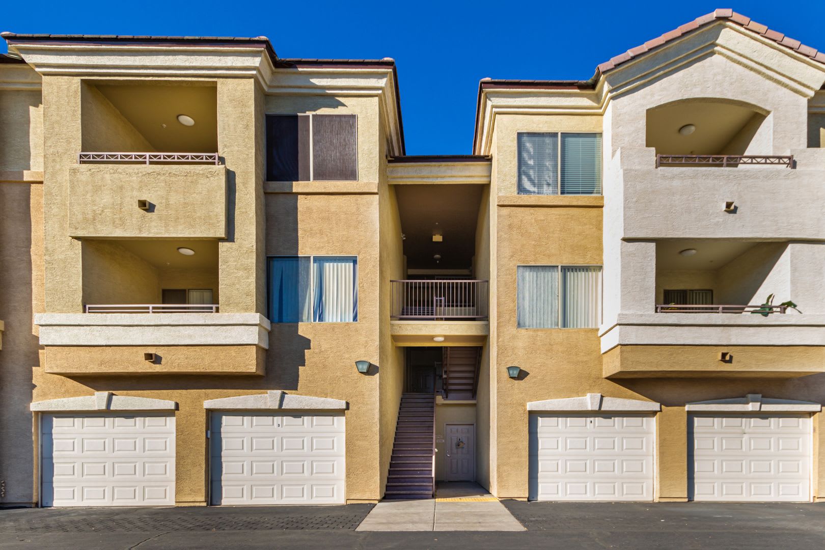 Condo in Union Hills – photo 1