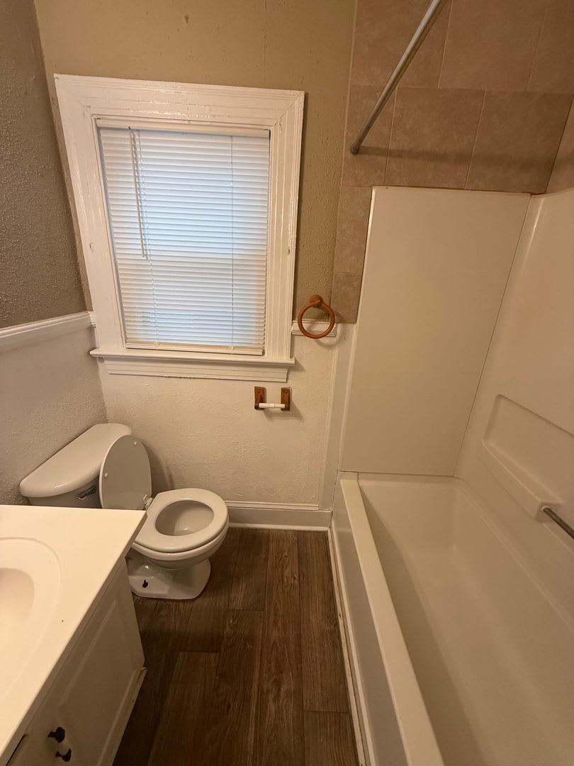 2 Bedroom, 1 Bath House – photo 4