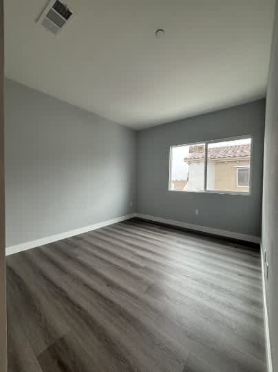 573 East Arrow Highway – photo 1