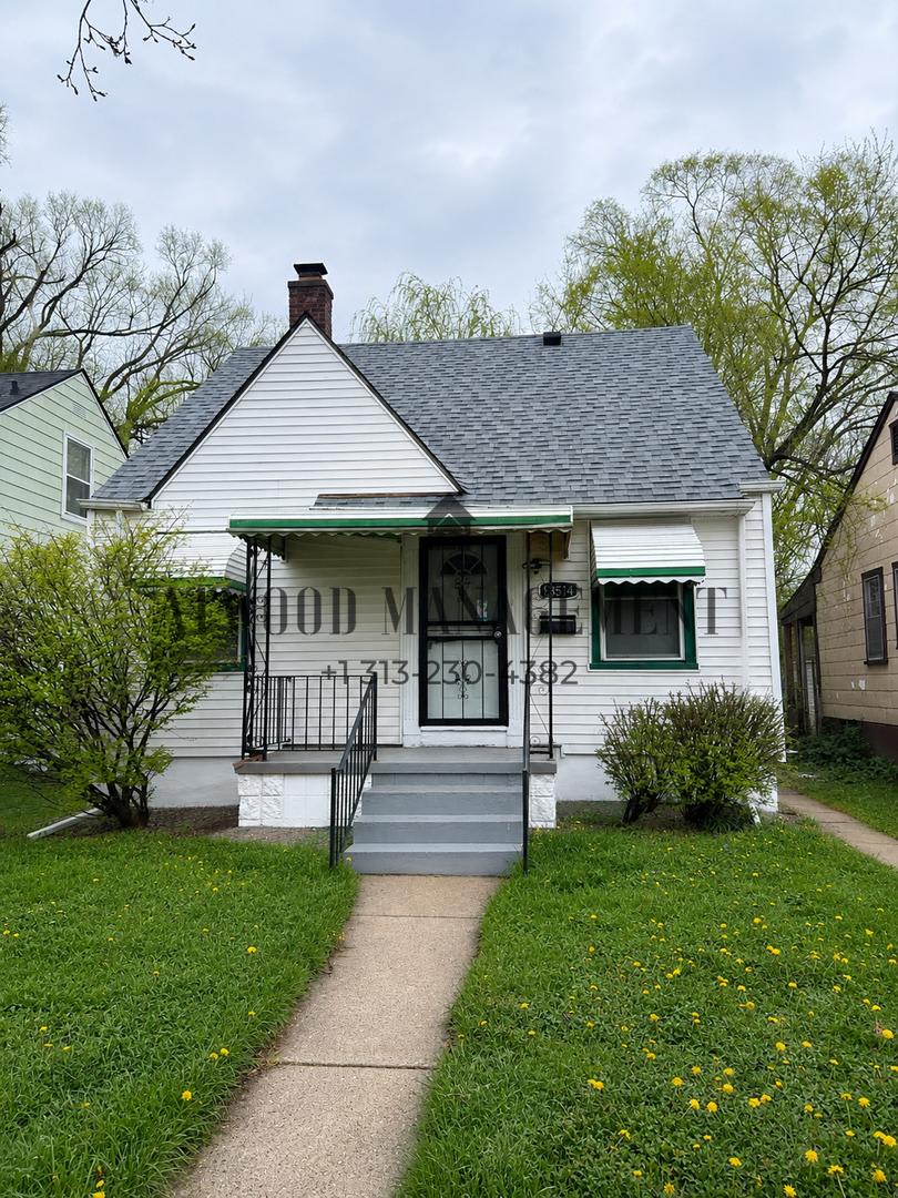This Beautifully Updated 3 Bedroom 1 Bath Single Family Home Is Ready For Move In – photo 1