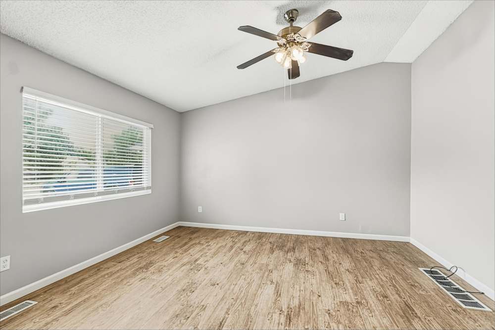 307 East 31st Street – photo 1