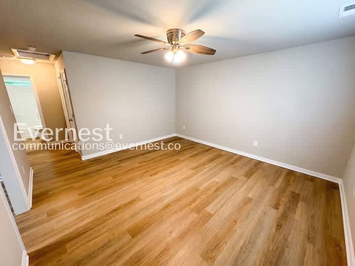 15815 Meridian Avenue – photo 5