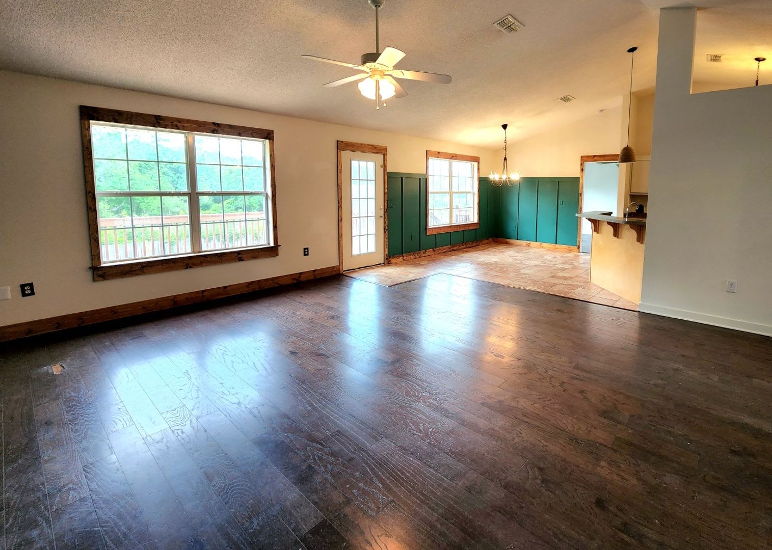 Adorably Styled and Updated 4 bedroom 2 bath Brick home located in Pace Community of La Floresta! – photo 4