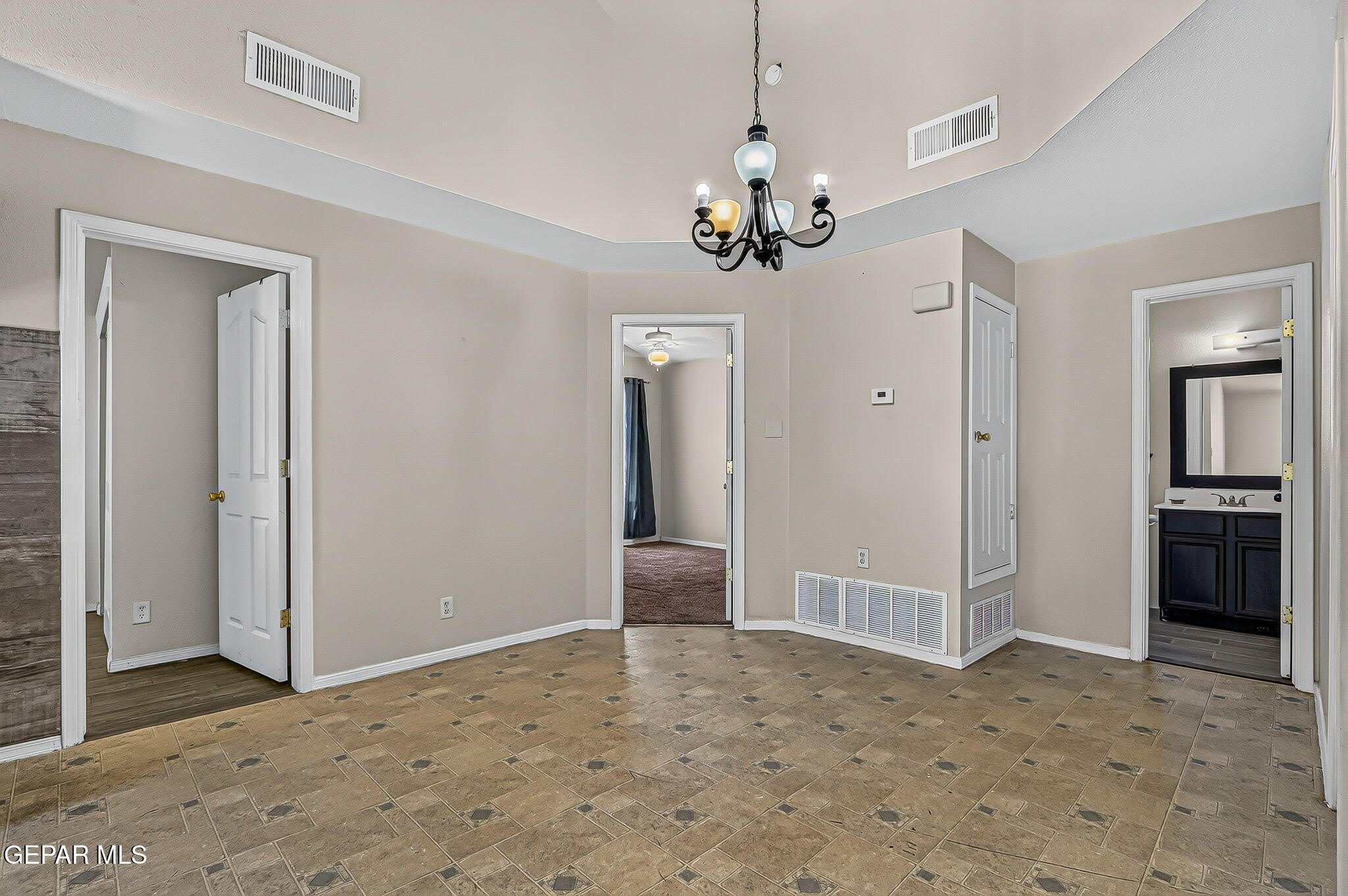 667 Danube Drive – photo 5