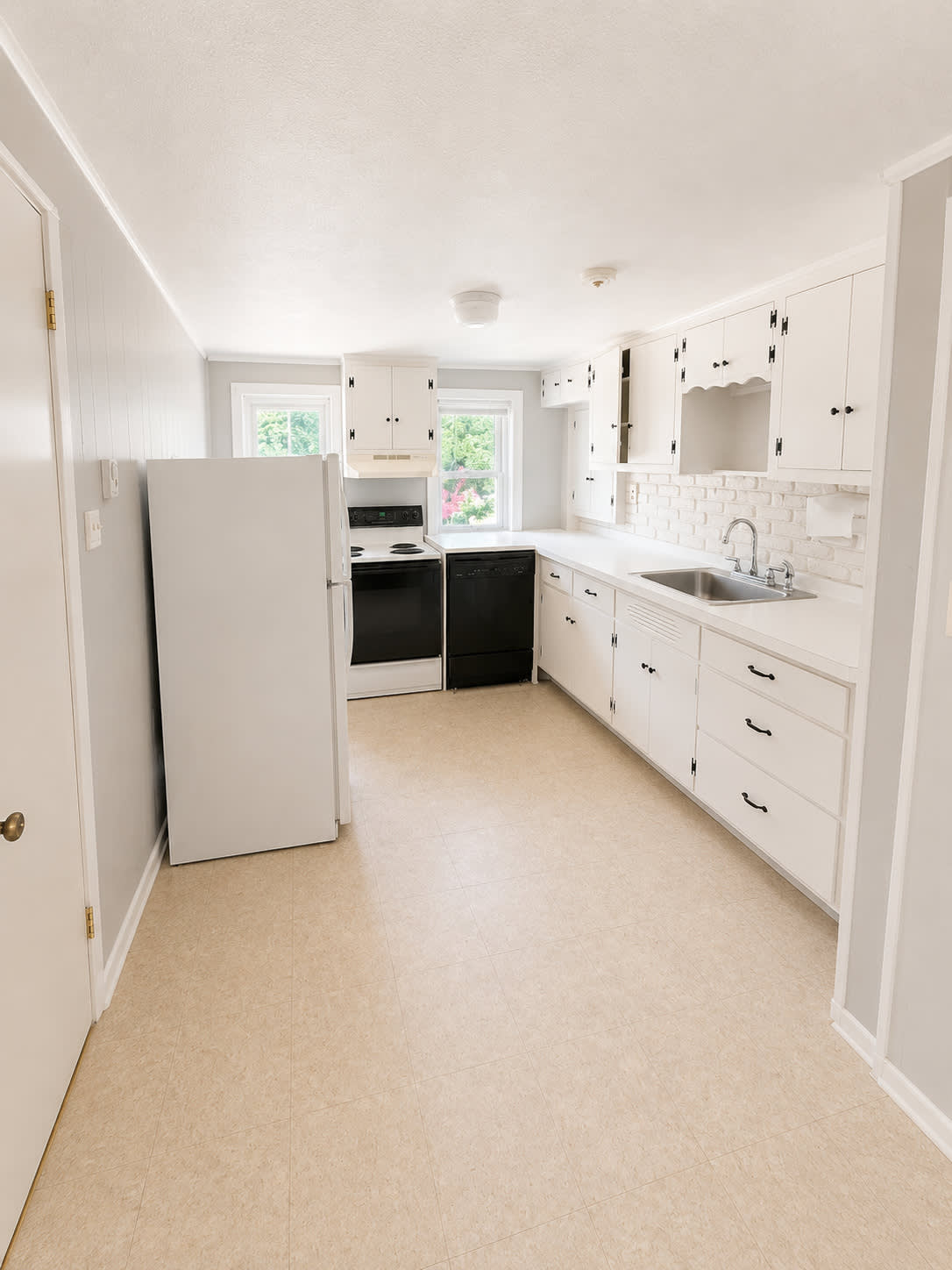 1187 Putnam Pike – photo 5
