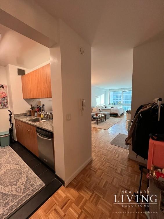 455 West 37Th Street – photo 5